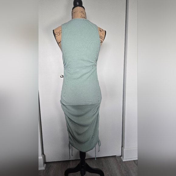 Forever 21 Mint Green body-con dress - Picture 2 of 3